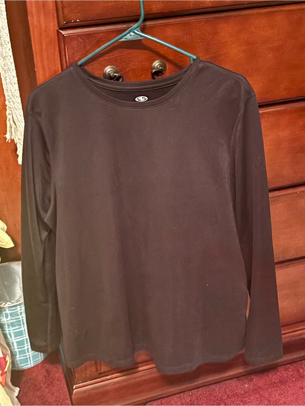 Athletic Works Black Women's Long-Sleeve Crewneck Tee